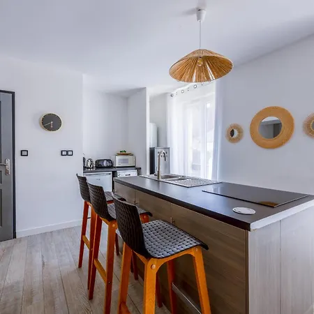 La Cours Des Dames - Sur Le Vieux Port De La Rochelle 43m2 * La Rochelle (Charente-Maritime)